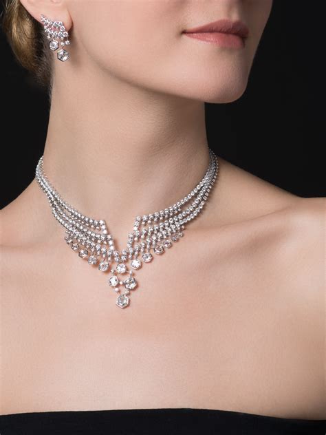 collier diamant femme cartier|cartier diamants.